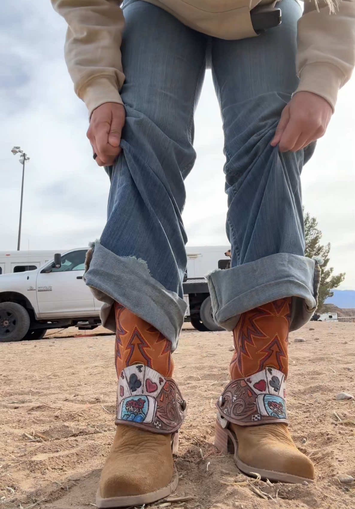 @tiernj777 is goated for this trend. oh, and ride @Hyer Boots #fyp #cowgirl #western #boots 