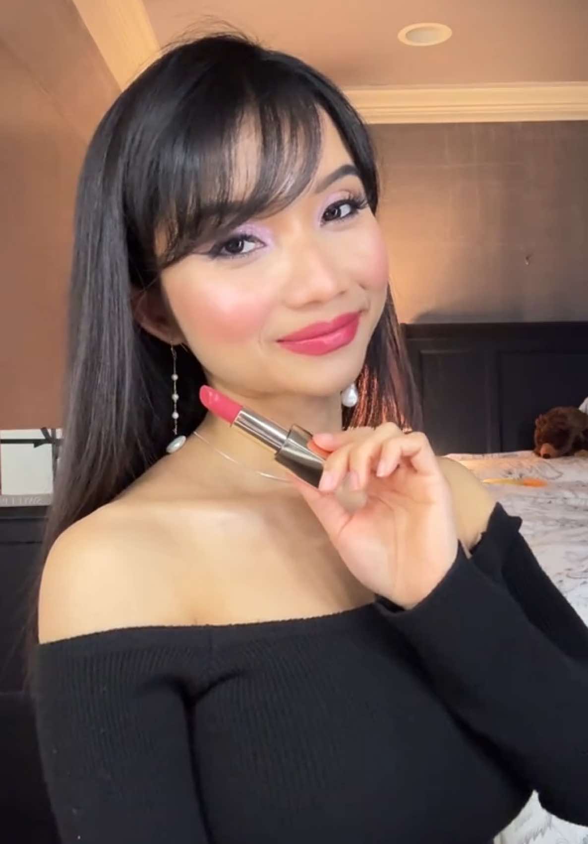 Gifted by Estee Lauder @Estée Lauder Holiday Beauty Fav Lip Combo #gifted #esteepartner #esteewishlist #esteelauder #EsteeLauder #lipcombo #liptutorial #makeuptutorial #MakeupRoutine 