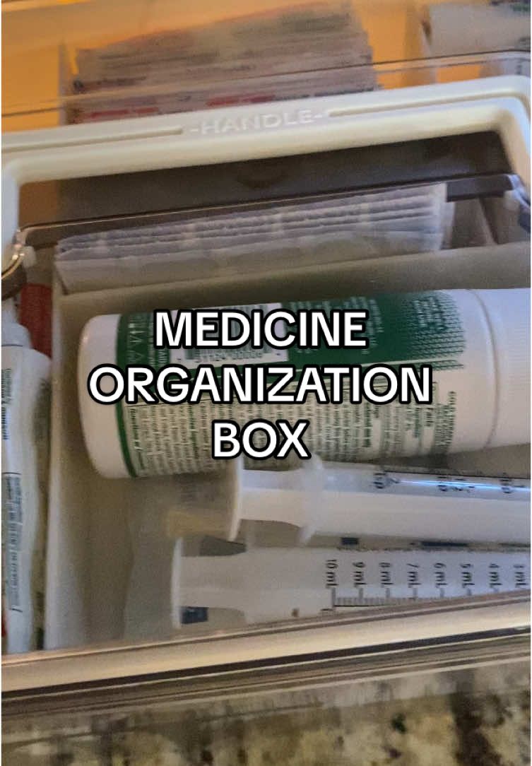 When I tell yall Tiktok is organizing my entire house 😂😂 #organize #organization #medicinecabinet #creatorsearchinsights 