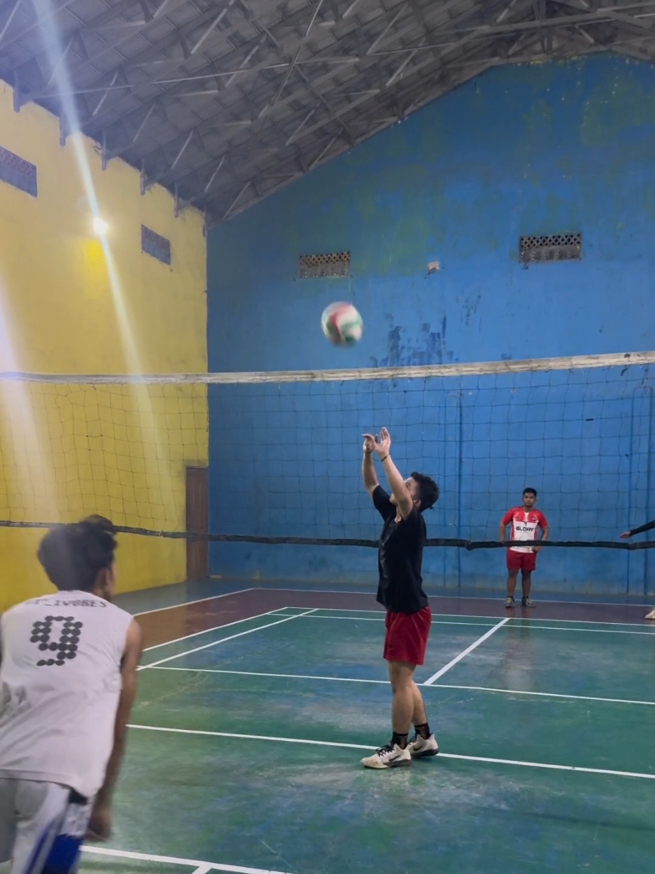 semoga yang cidera cepet sembuh #adigunaa #vollyball #volitarkam #berandatiktok #trending 