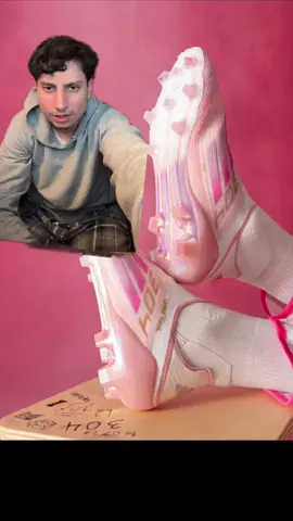 YAMALS NEW BOOTS SAY HOE?? #barcelona #fyp #ishdafish5 
