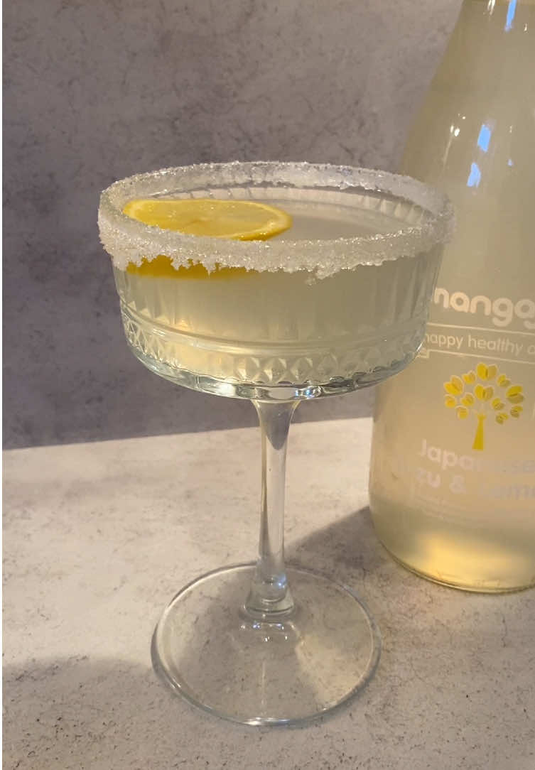 9 days until Christmas! 🎄 Here’s a festive drink idea that works perfectly as a mocktail or cocktail – our Chilled Yuzu Lemon Frost. 🍋✨ Rub lemon juice on the rim of your glass, coat it with sugar for a frosty touch, and mix our Yuzu Lemon with fresh lemon juice, a splash of lemonade, and a slice of lemon. 🍹 Want to turn it into a cocktail? Add a splash of vodka or gin for a zesty twist. You can now grab our 1-litre Yuzu Lemon at Waitrose and what’s even better? It’s currently on promotion for just £2.90 until 21st Jan 2025! Don’t miss out. 💛 #festivedrinks #mangajo #yuzu #lemon #greentea #icetea #cocktails #mocktails #aesthetic #london #waitrose #sale #christmas #festive #xmas 