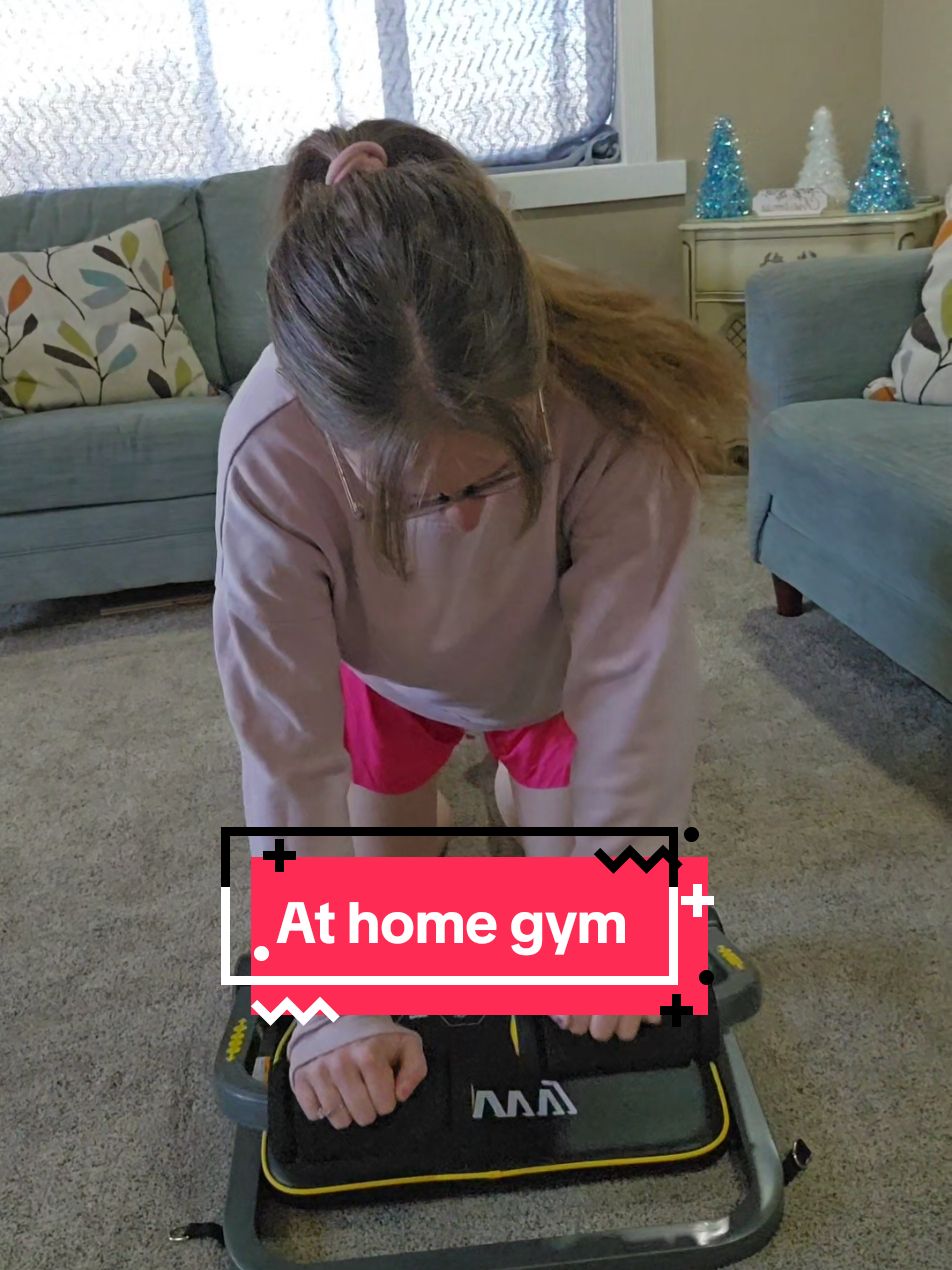 I love a good home workout #ziwwvy #workout #newyearsresolution #workingout #homegym #homegymequipment #abworkout 