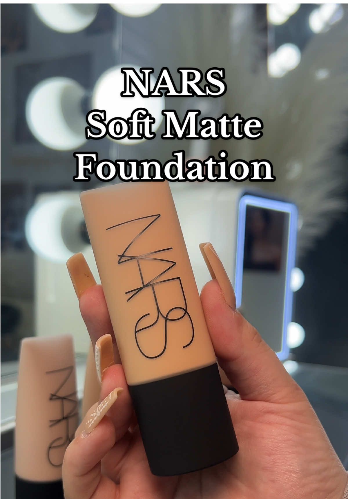 For my oily skin girlies🤍 This foundation is for you boo🥰 It sets so nicely without looking cakey,patchy or dry #latinastiktok #latinacontentcreator #makeuptutorial #makeupbrushes #makeupreview #MakeupRoutine #makeuphacks #glamroom #latinamakeup 