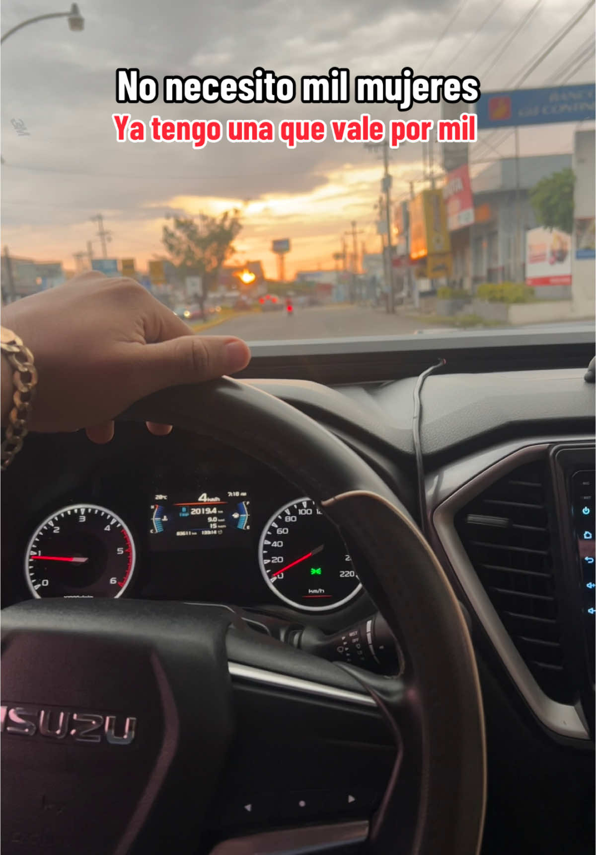 Mi reina 😻 @Alexia López 🥰 #isuzu #dmax #ganaderosgt #geomartrd #guatemala 