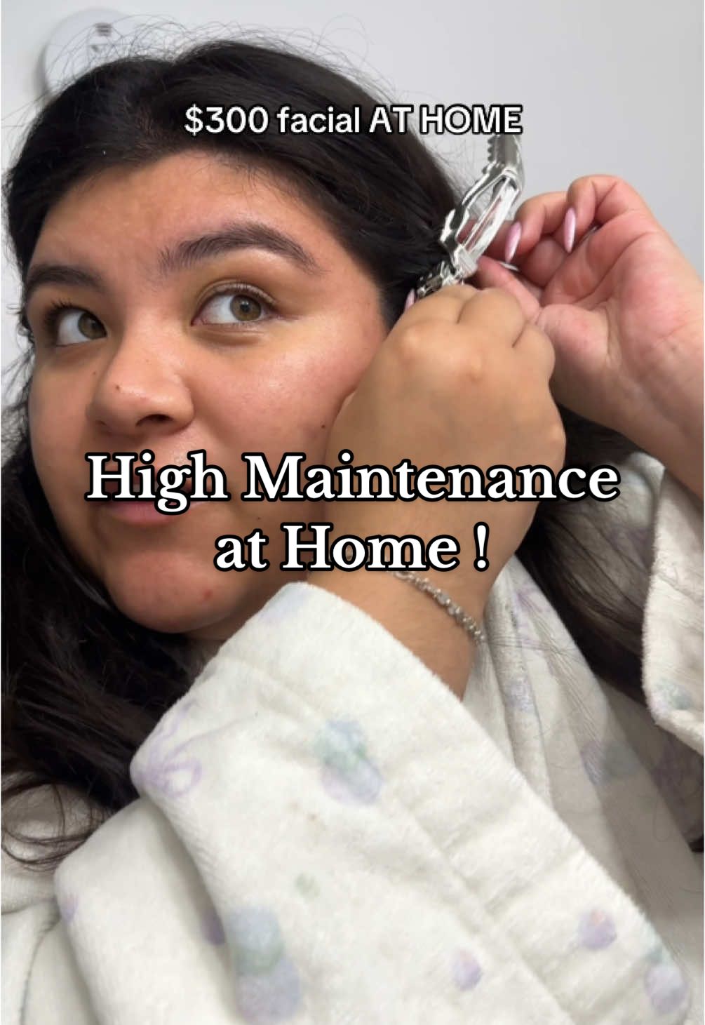 High Maintenance at home is a rich girl mindset!! Do this at home beauty treatment weekly for smooth skin ! We all deserve luxury experiences but we all dont have the luxury money so hope this is helpful!! @Youth To The People #highmaintenancetobelowmaintenance #highmaintenance #athomenails #athomespatreatment #athomespa #athomefacialtreatments #oilyskin #skincareforacne 