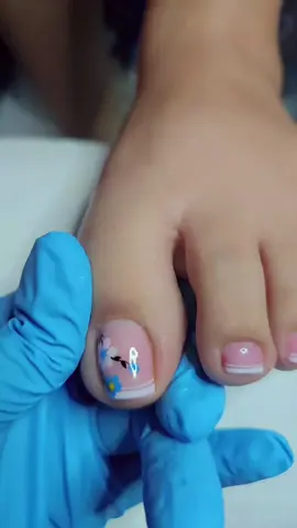 #pedicure #uñasbonitas💅🏻🌸 #gelsemipermanente #houstontx #fyppppppppppppppppppppppp 