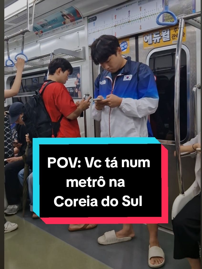 Todo mundo no celular no metrô 😂🫰🇰🇷 #coreiadosul #southkorea #viral_video #dorama #kpop #coreano #seoul #brasil🇧🇷 #viagem #travel #traveltiktok 