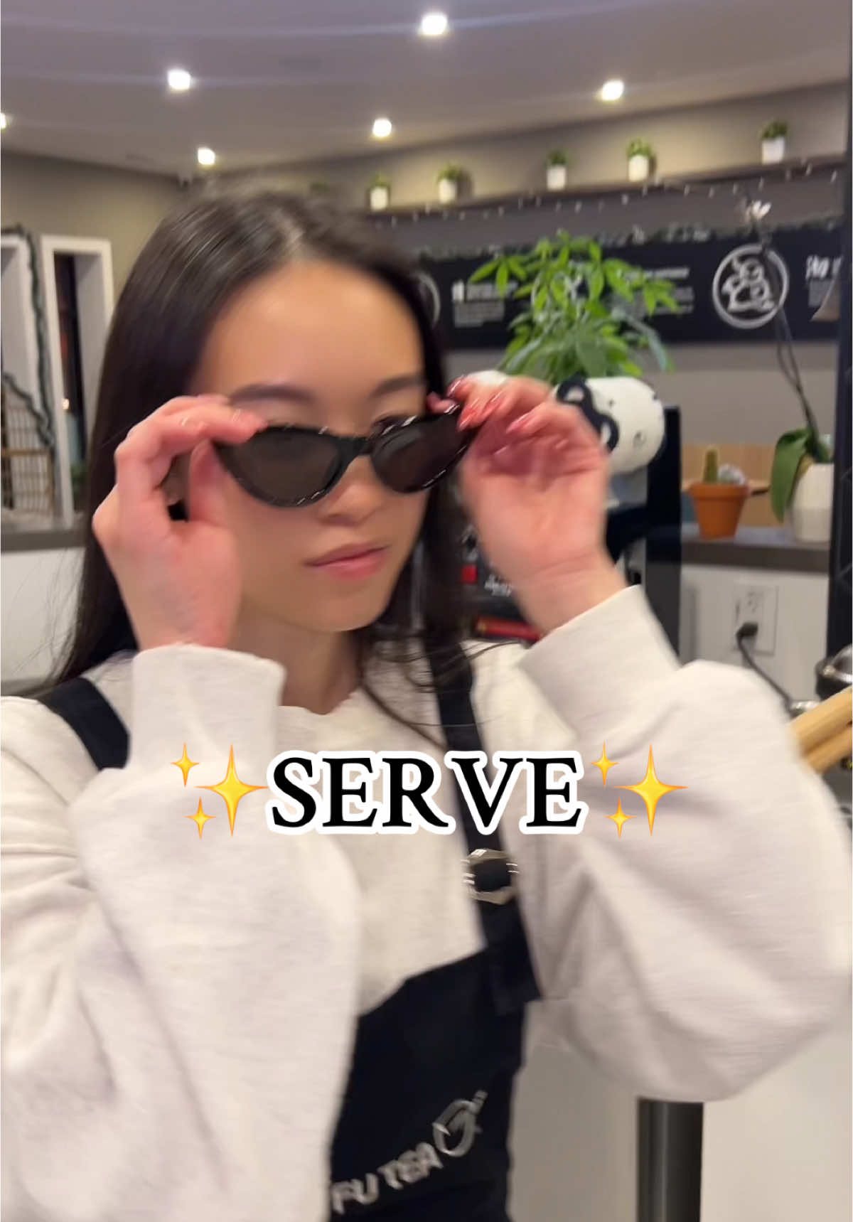 ✨serving✨ bubble tea 😚 #slay #KungFuTeaMilton #kungfutea #milton #miltonontario #bubbletea #boba #bubbleteashop #kungfu #foryou #fyp #relatable #funny 