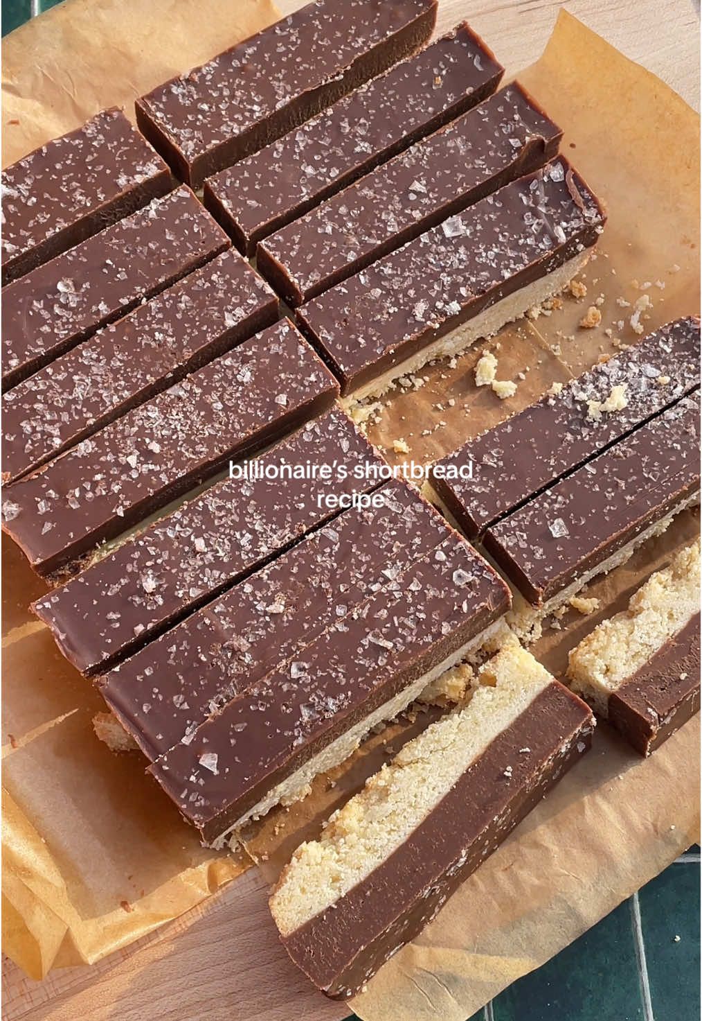 everything millionaire’s shortbread aspires to be 😃 #desserts #holidaycookies 