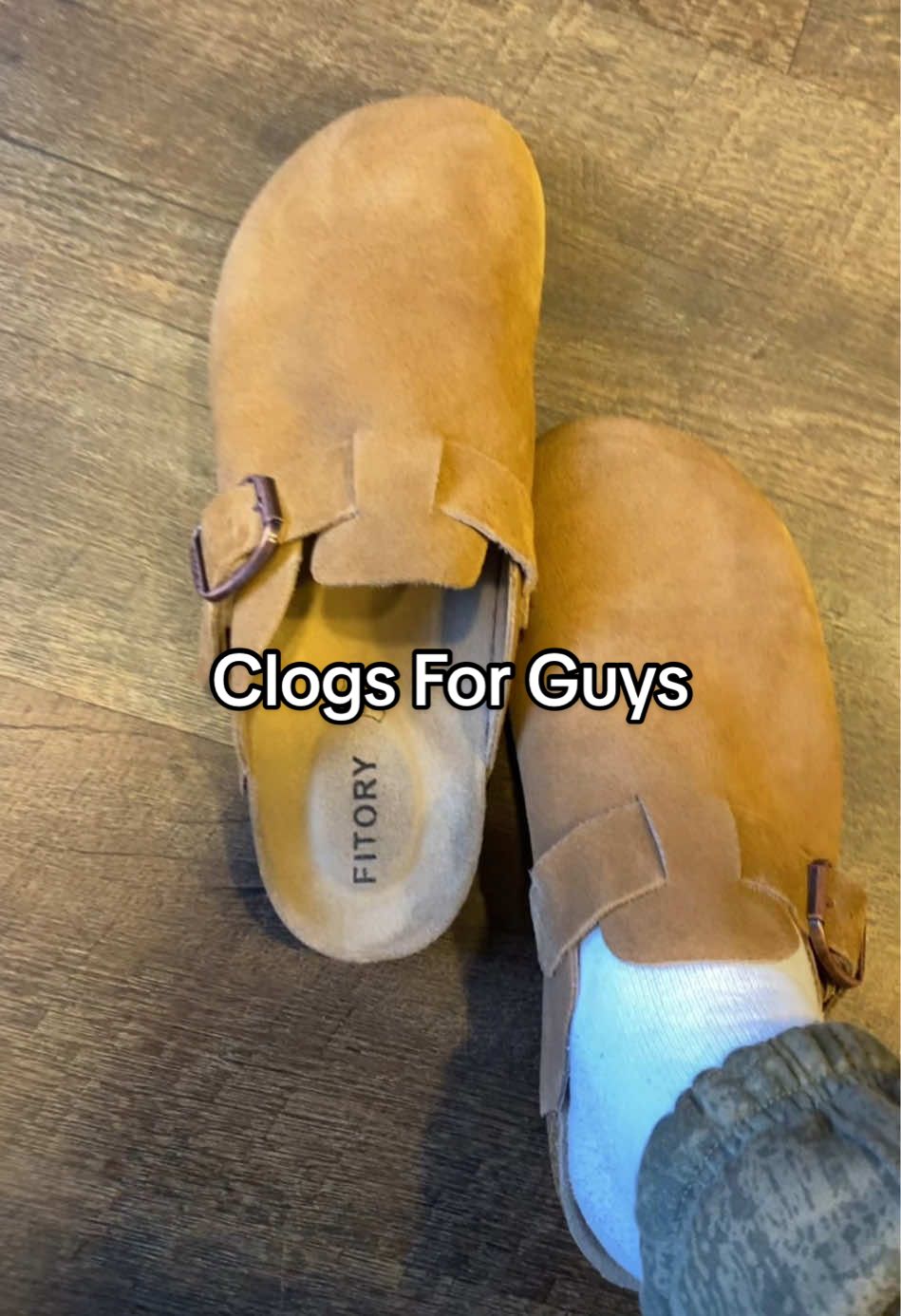 Finally found some good affordable clogs that are meant for guys 😏 #clogs #giftguide #spotlightfinds #ttsdelightnow #tiktokshopholidayhaul #tiktokshopcreatorpicks 