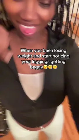 These a medium…so imma SMALL NOW ?!?😮‍💨🤯😍😩😛#yazminsynaii #weightloss 