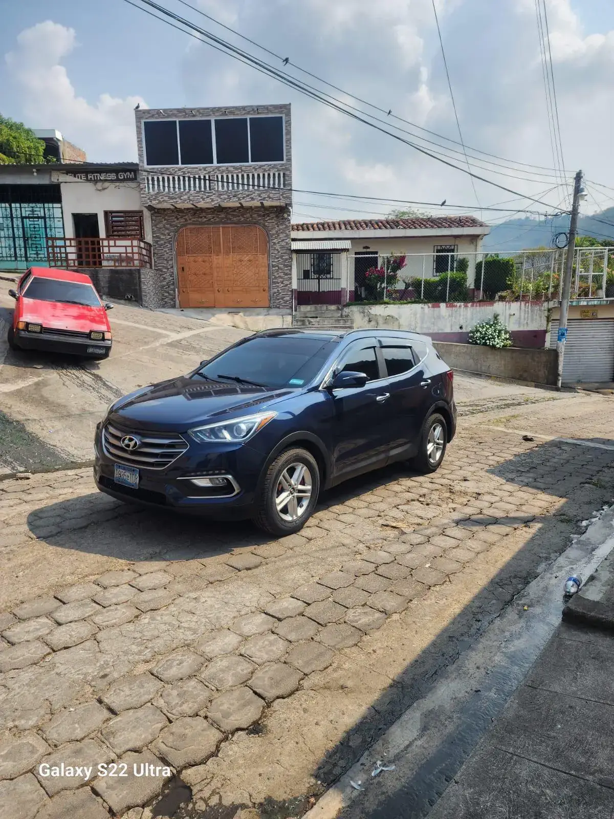 Hyundai Santa fe sport 2017 full extras. 7531-8996 $13,900. santa ana 🤭