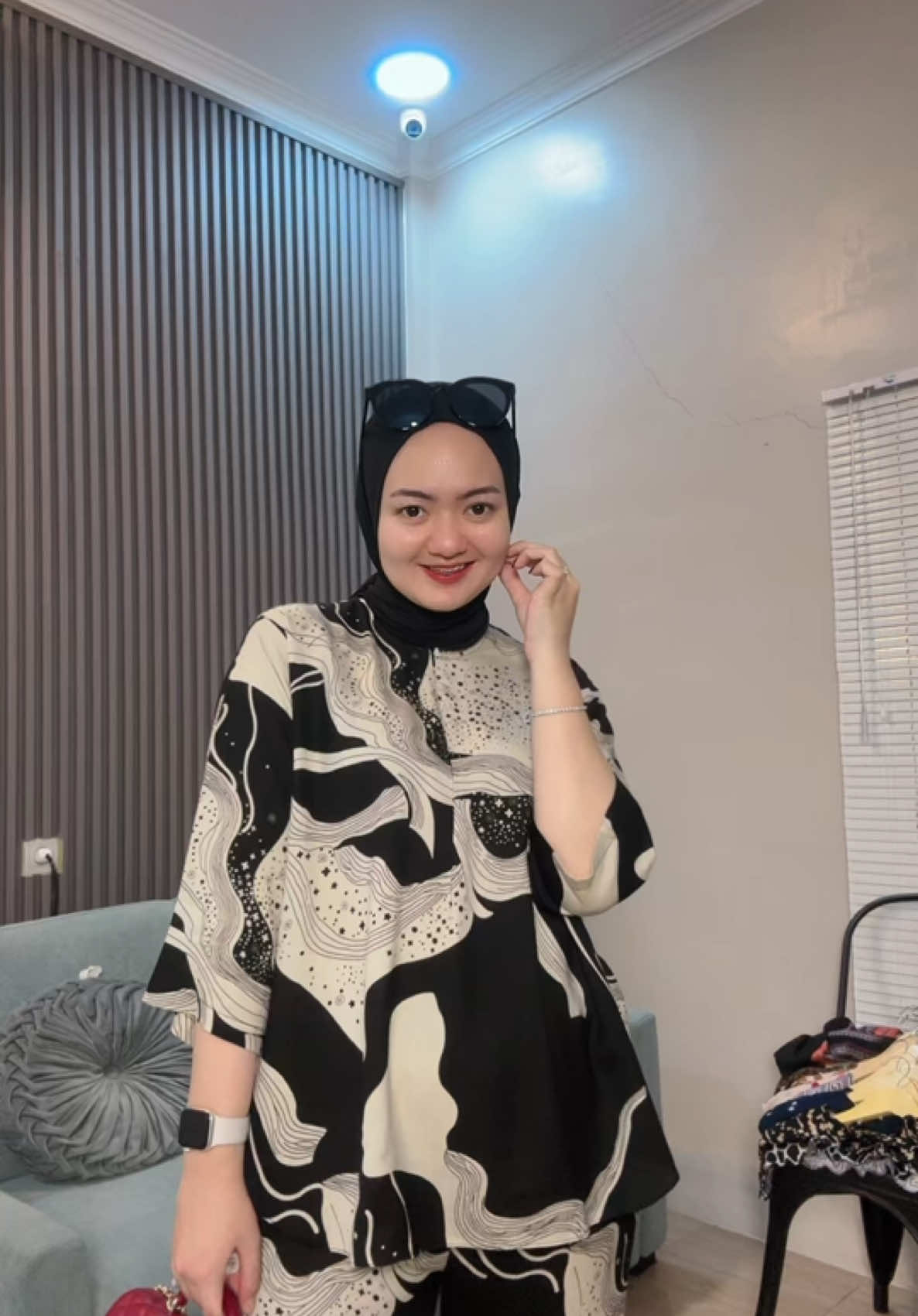 Bestiee hari ini kita libur live dulu yaa❤️ Jangan lupa besok join live ada motif baru 😍😍😍