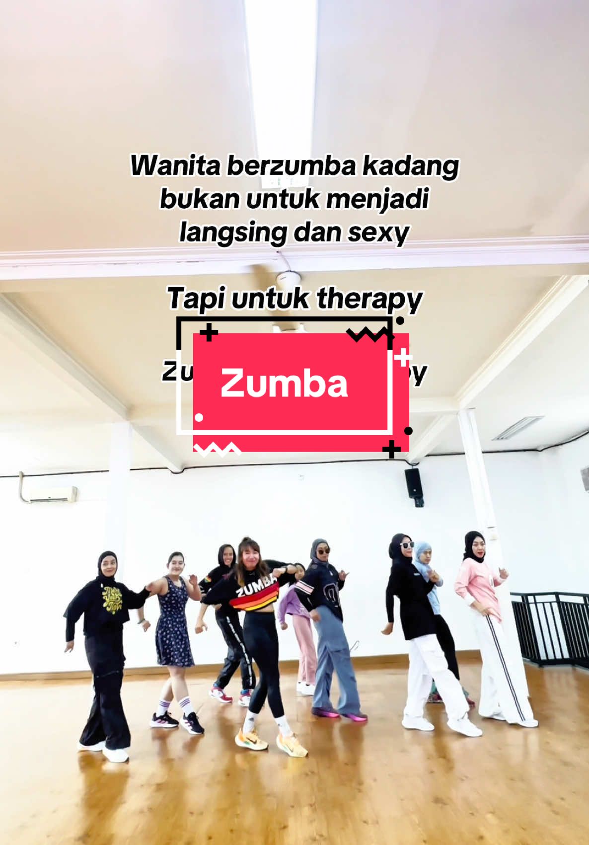 Kalau butuh dosis tinggi endorfin langsung meluncur ke studio zumbaa buun 💃💃 langsung cesspleng stress release  In frame : Zin @Damel Syafitri  @Riris @Dian Andriani @Dinsy @Mely Rira  #pengabdiendorfin #pertemanansehat #TikTokAwardsID #womansupportwoman #zumba #zin114 