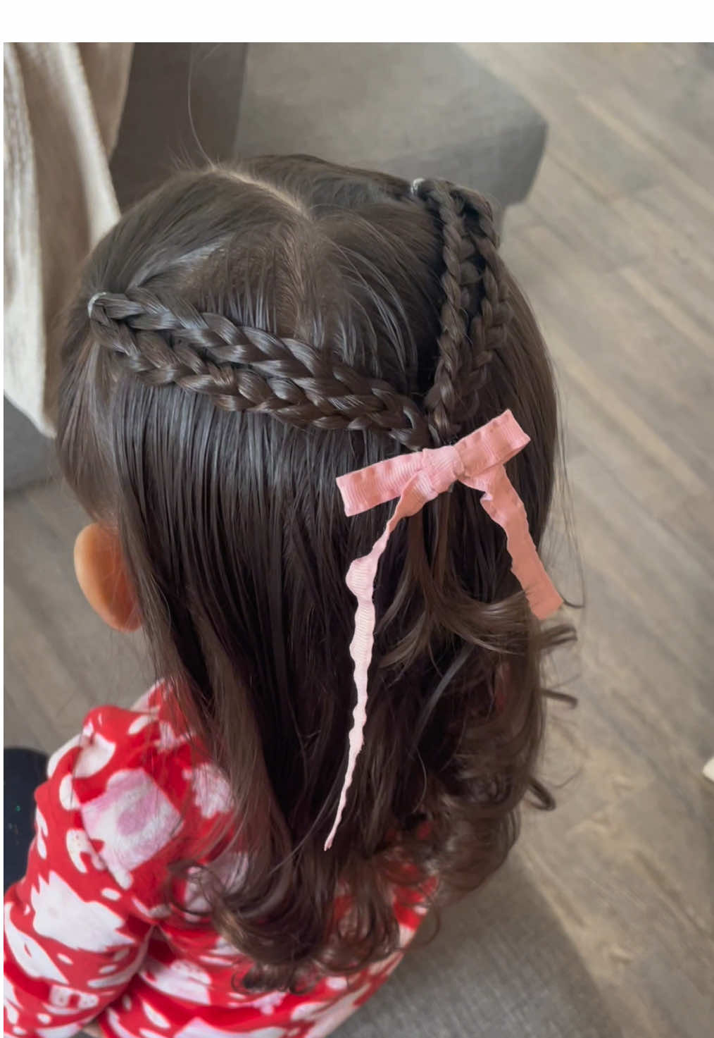 This was such a simple hairstyle but it turned out so CUTE!😚 Im obsessed! #easygirlhairstyles #creatorsearchinsights #simplekidshairstyles #toddlerhairstyles #peinadosparaniña #hairtok #toddlergirlhairstyles #christmastoddlerhairstyles #christmas #hairtutorial #toddlergirl #cutetoddlerhairstyles 