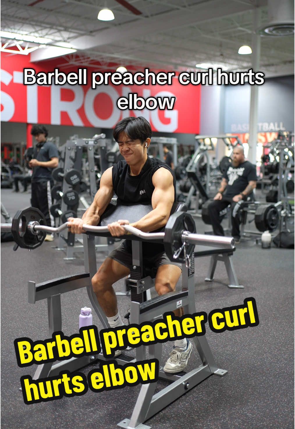 If you’re getting elbow pain on a preacher curl, it could be that your elbows are flaring out to the side. Good thing, the fix is super simple. Make sure your elbow is directly facing down into the pad and the “elbow pit” is facing towards the sky. #fyp #Fitness #gym #bodybuilding 