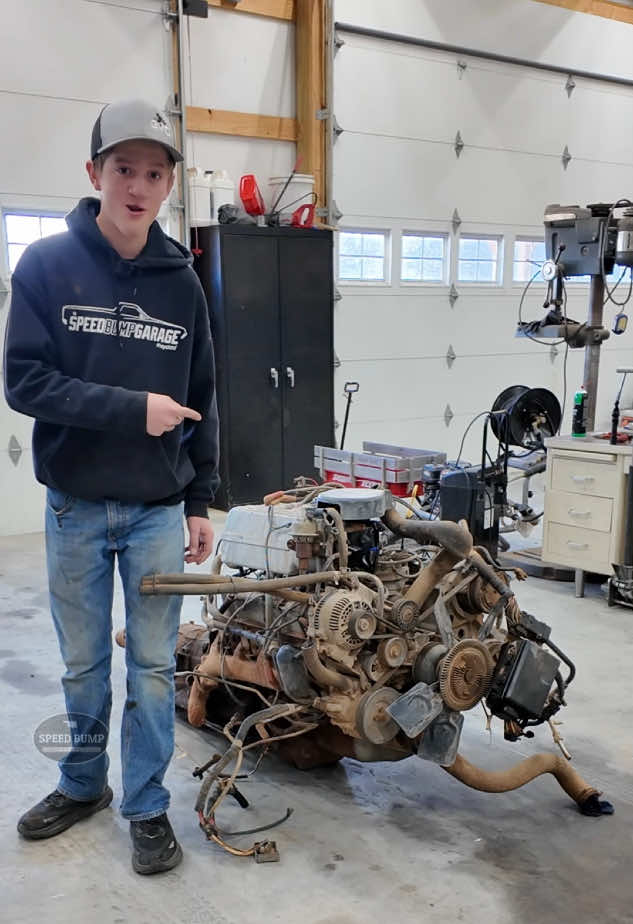 Does this Junkyard 302 need Rebuilt? #obsFORD #ford #junkyard #abandoned #forgotten #junkyardjack #rancherokid #cleftstrong