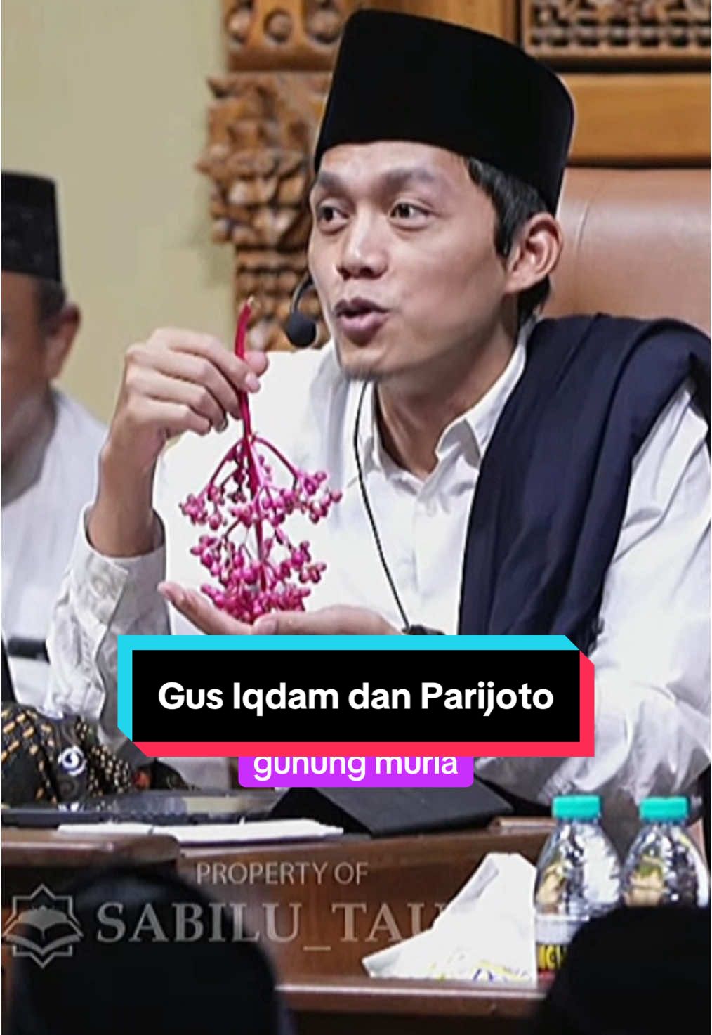 #gusiqdam Alhamdulillah dapat ijazah langsung dari Gus Iqdam, semoga mbak Inayah segera hamil dengan ikhtiar Parijoto Muria, amiin. Parijoto,buah warisan Sunan Muria dipercaya dari leluhur bisa membantu sebagai penyubur kandungan dan kesehatan janin inu hamil. Secara medis buah ini mengandung kardenolin,flavonoid,tannin dan saponin.  Semua atas ijin Allah swt, kita hanya bisa ikhtiar,berdoa dan bertawakal kepada-Nya #parijoto #sunanmuria #gunungmuria #sabilutaubah 