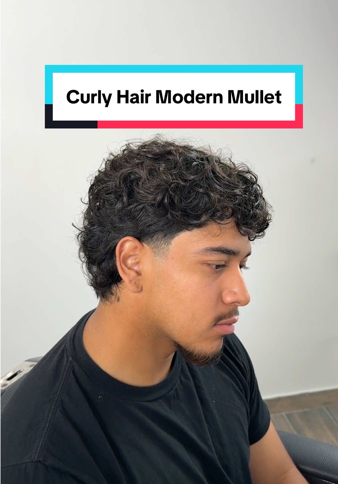 Here’s a breakdown of one of my recent client!  He has curly hair and it tends to be over complicated due to all the videos you see online. In order to tackle my clients situation. We layer the hair to bring all his curls to life. Curly Hair Modern Mullet. If you’d like to see more styles of these video, let me know down below! See ya  Los Angeles, California! #labarber #barber #losangeles #skinfade #mullet #curlyhair 