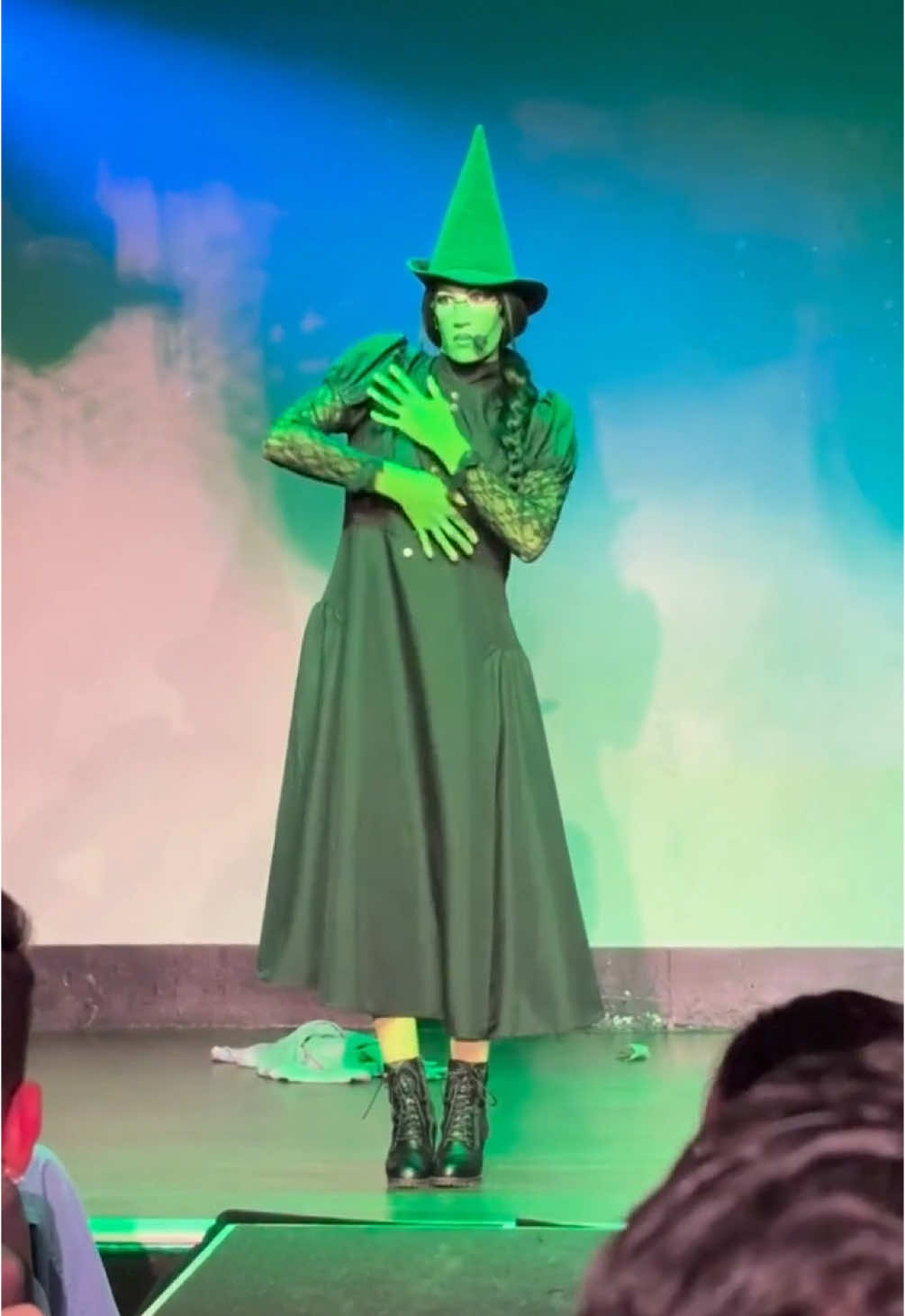 Now what if Elphaba did the Apple Dance at the Ozdust Ballroom? 🍏💚 @Charli XCX @Wicked Movie @Regina @WICKED the Musical  #apple #appledance #wicked #wickedmovie #wickedthemusical #drag #dragqueen #dragqueens #charlixcx #brat #bratsummer #elphaba #galinda 