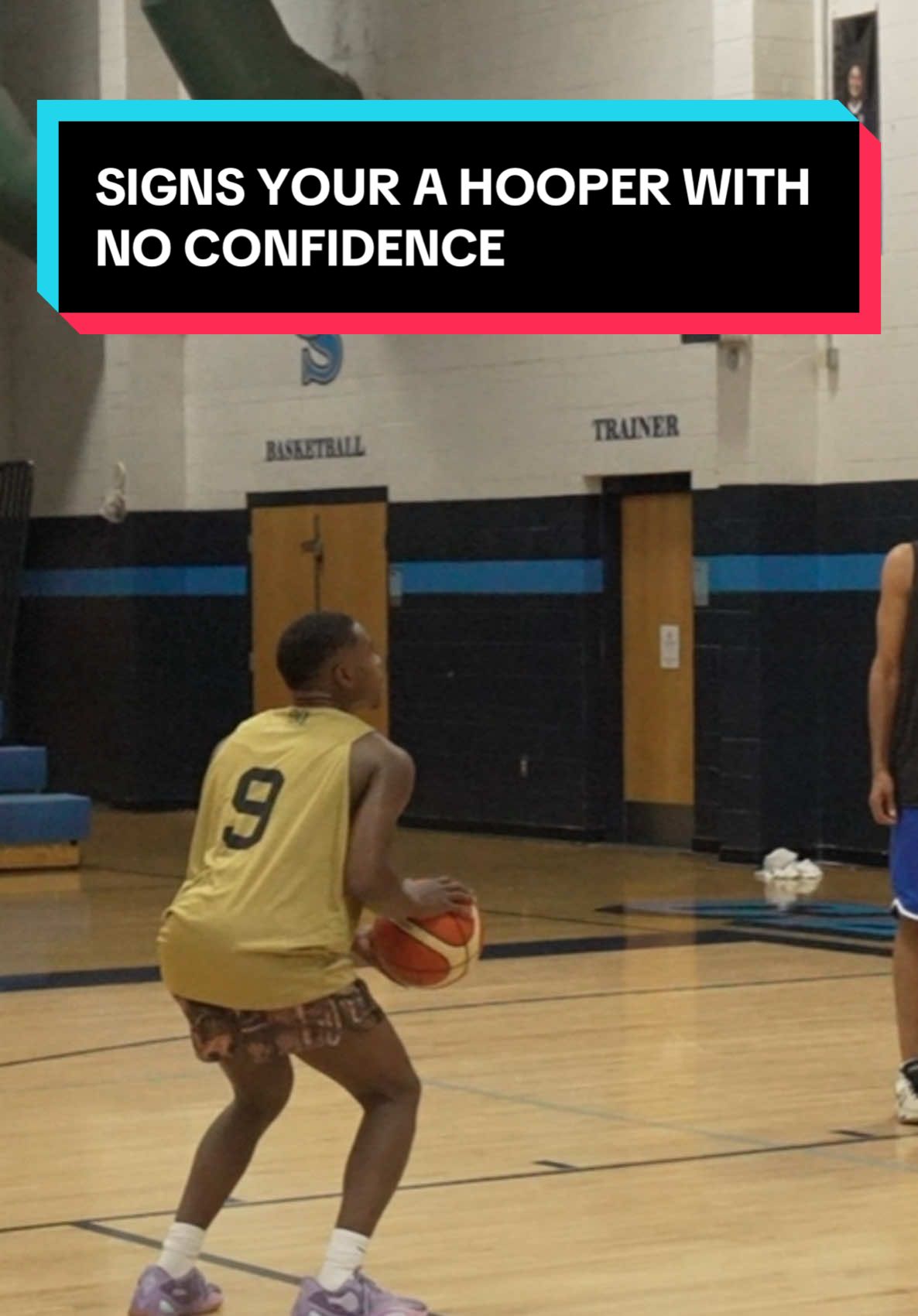 We’ve all been here. It’s important to know the signs of a low confidence hooper. Avoid these signs at all costs. Stay confident & stay hungry. I believe in you fam. 🤞🏾❤️ #basketball #hooper #sports #athlete 