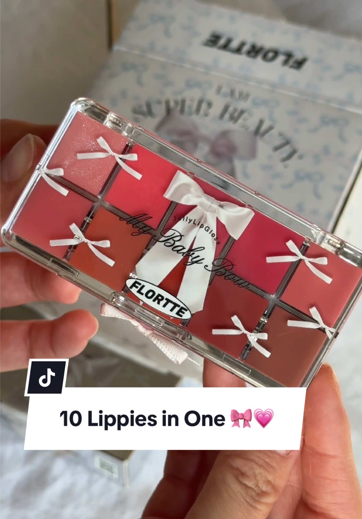 Why spend $20 on 1 lippie when you can get 10 lippies for $25 😌🎀 @Flortte Official  @Flortte US  @FLORTTE Beauty  #flortte #lippies #lipgloss #lipcombo #jellylips #glossylips #glossy #warmtone #lips #lip #makeup #cbeauty 