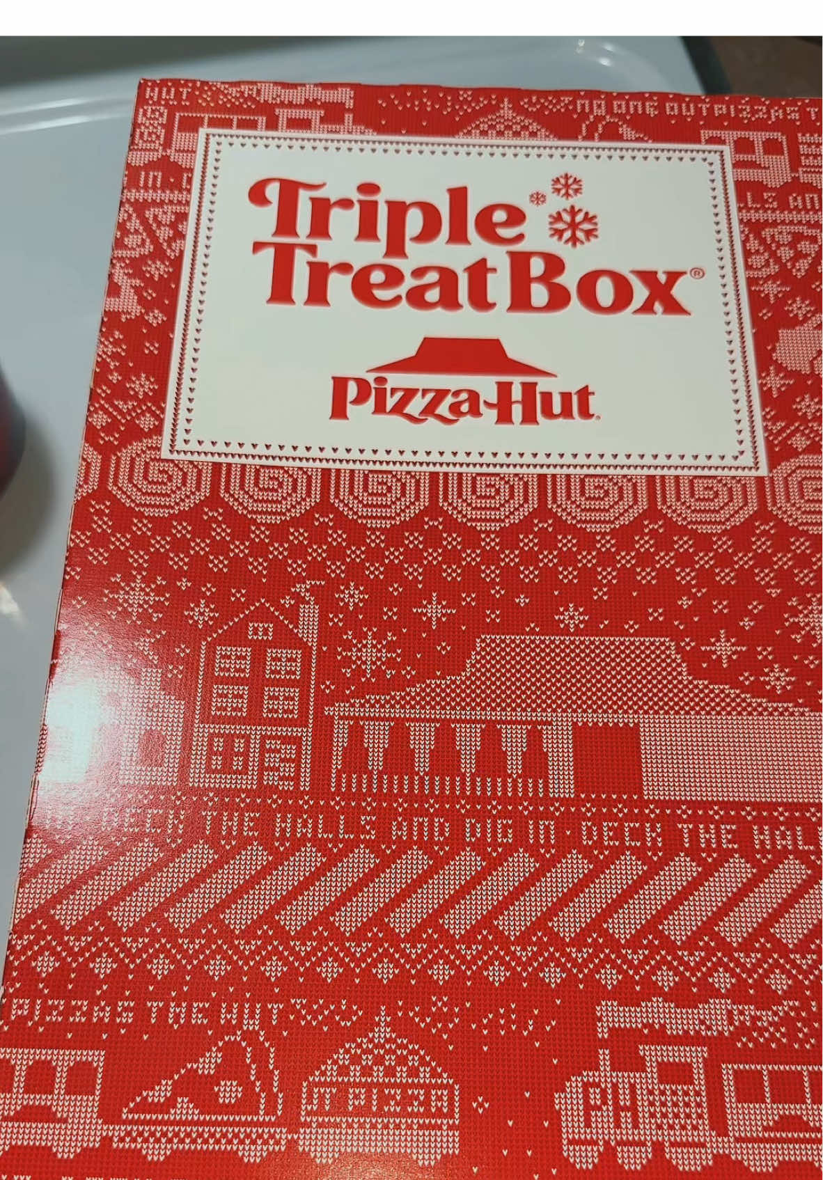 Alright @Pizza Hut I see you. #pizzahut #tripletreatbox #truthtalkswithtor #vlogmas🎅🏻🎄 #lifewiththesammons #welcometothesammons 