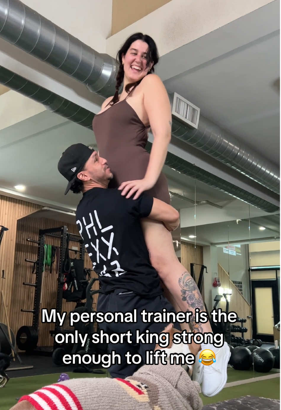 After this he’s my favorite short king 🤩 @MRMVTFIT  #tallgirl #tallgirlproblems #tall #height #heightdifference #trend #explore #liftandcarry 