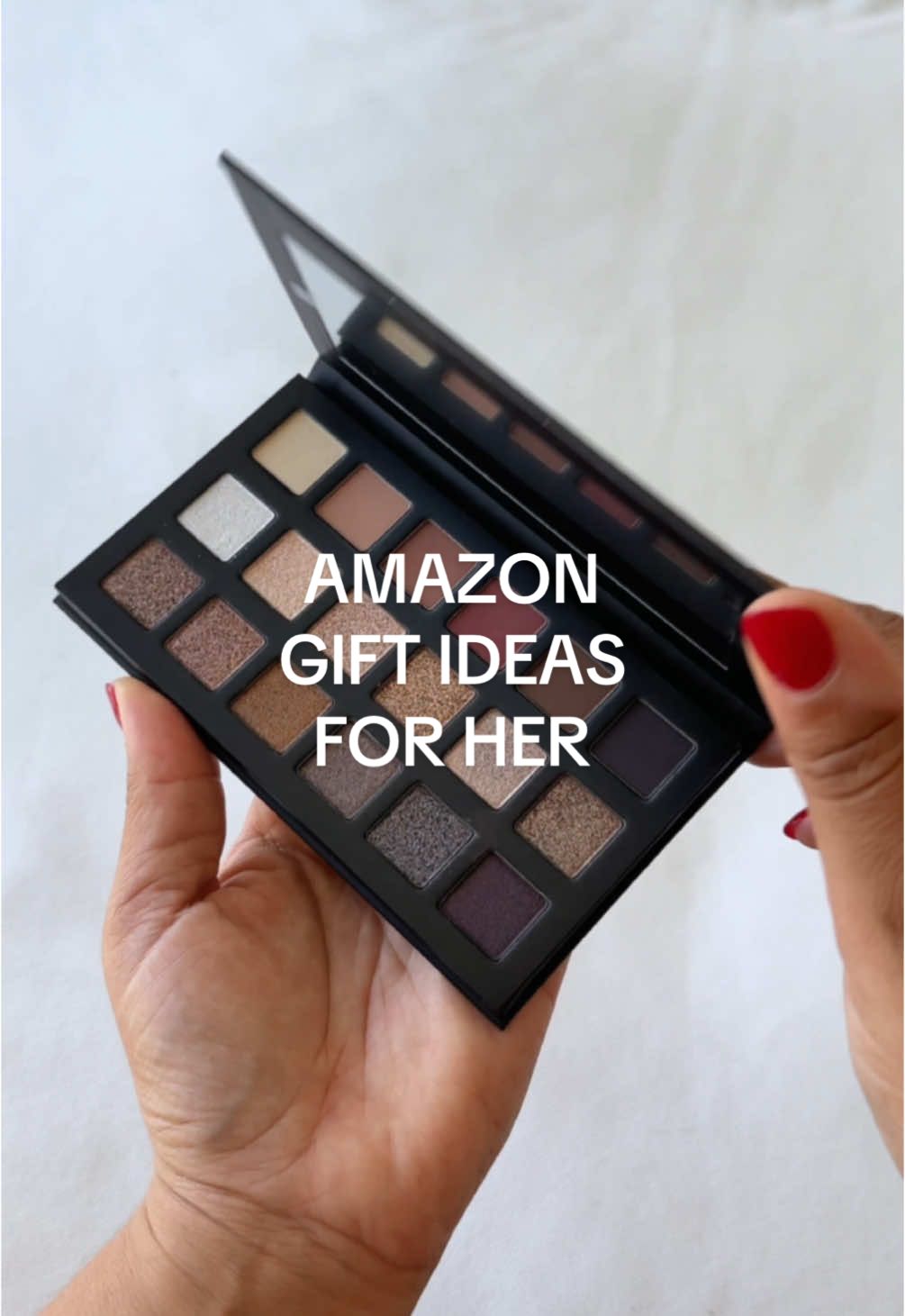 amazon gift ideas for her 🎀✨ find all of these on my A S F with the 🔗 in my bio!  #stockingstuffers #giftsforher #giftideasforher #giftguide #christmaspresents #amazongiftideas 