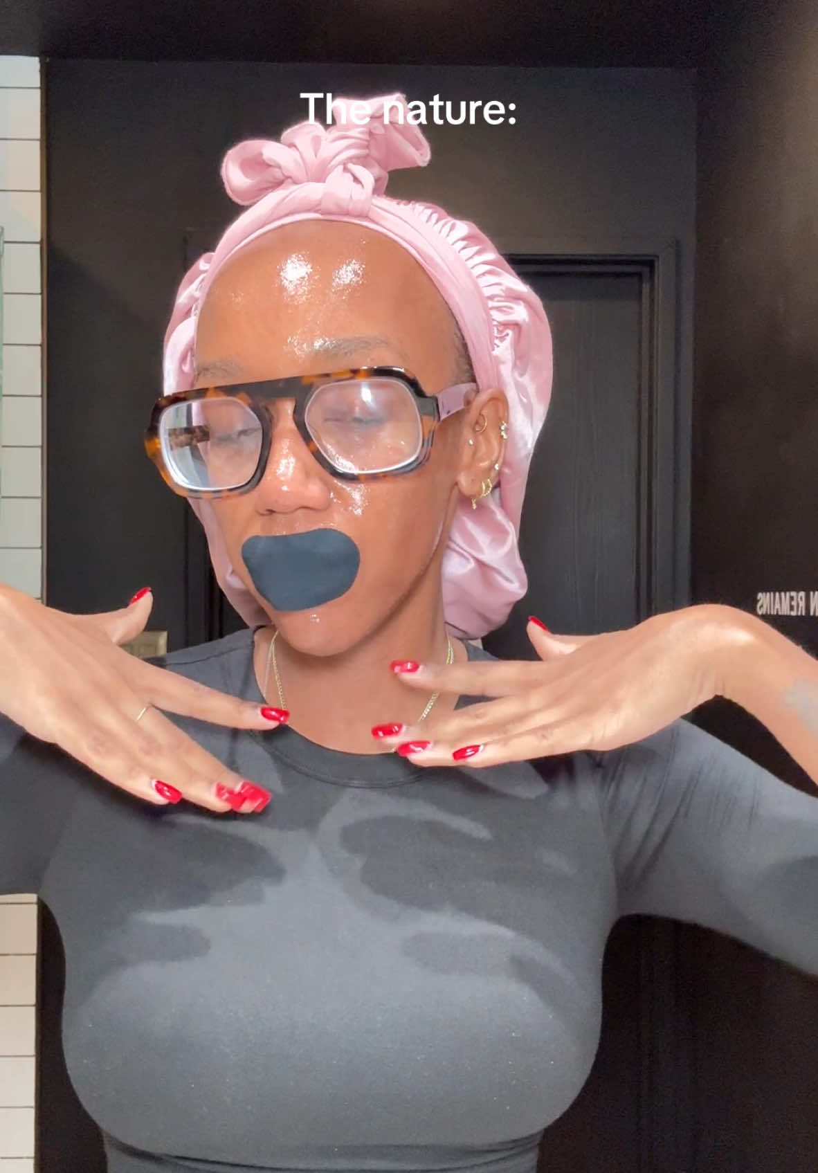 Nothing to see here…😮‍💨#creatorsearchinsights #nighttimeroutine #nightimeskincare #skincare #blackgirlskincare #momsoftikrok #skincareroutine #gurwm 