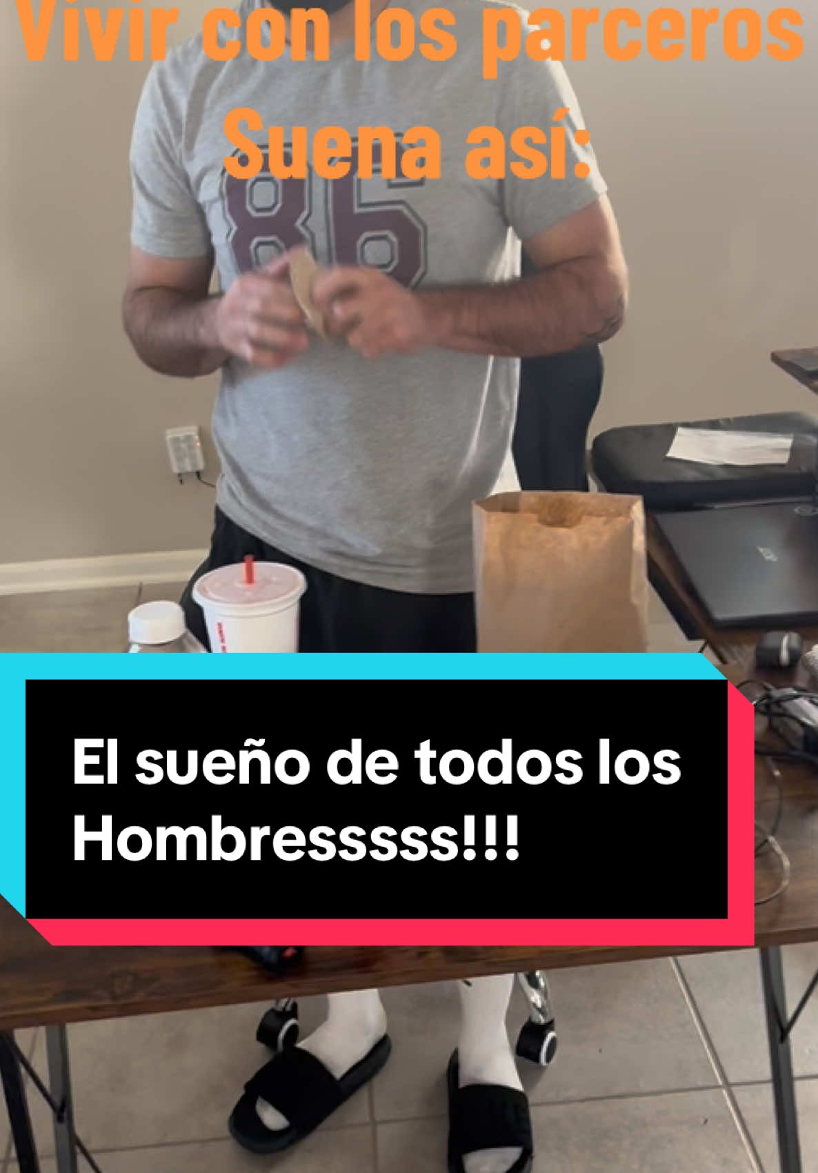 “La casa es una sala de comida y de juegos” sueño de todo hombre #temach #compa🤪😎😎 #compa #micompa #modoguerra #parceros  #comedy #parati #Love #contenido #viral #video