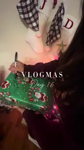 Vlogmas: day 16 🎄 Christmas is getting closer and closer omg 👀🎁😍 #wrappinggifts #wrapgiftswithme #Vlogmas #vlogmas2024 #christmascountdown #holiday #holidayvibes #giftgivingszn #christmas #GODISGOOD 