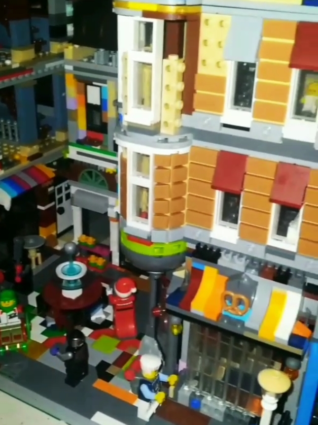 Loki Lab #lego  #minifigure  #city  #bakery  #jazz  #bricktok  #legotiktok  #LearnOnTikTok  #pizza  #empire  #guitar  #townsquare  #tripledecker  #gifts 