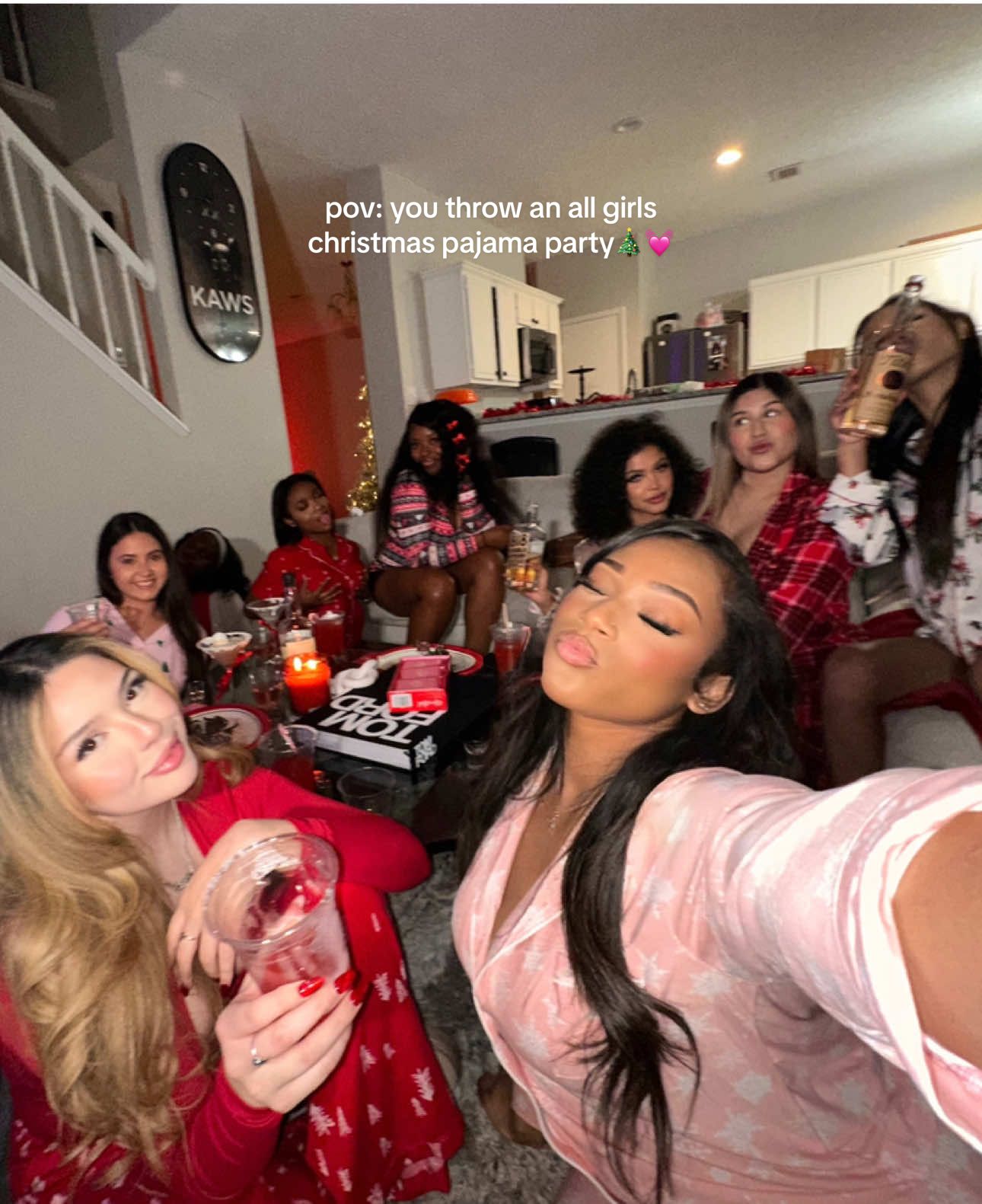 merry friendsmas🎄💓🎀  thank you @trynowadays (on ig) for the amazing cocktails for the girls🍃💕  #girlsnight #friendsmas #christmasparty #girlsgirlsgirls #partyideas #partyplanner #fyp  #pajamaparty #girlsnightout #GameNight #friendshipgoals #merrychristmas #christmaslights #christmasdecor #house 👯‍♀️ 