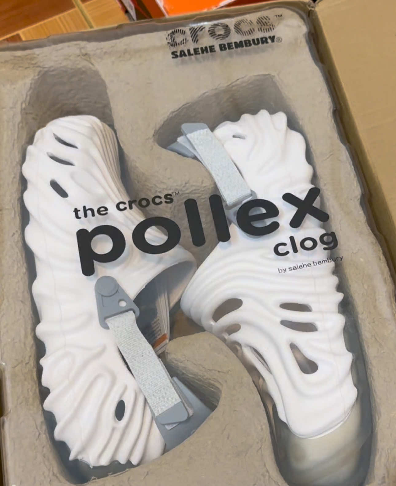 Salehe Bembury x Crocs Pollex Clog Box အမှန် Package အမိုက်စားနဲ့ ရောင်းအားအကောင်းဆုံးအရံတွေထဲကတစ်ရံ #crocs #pollexcrocs #shoes #sneakers 