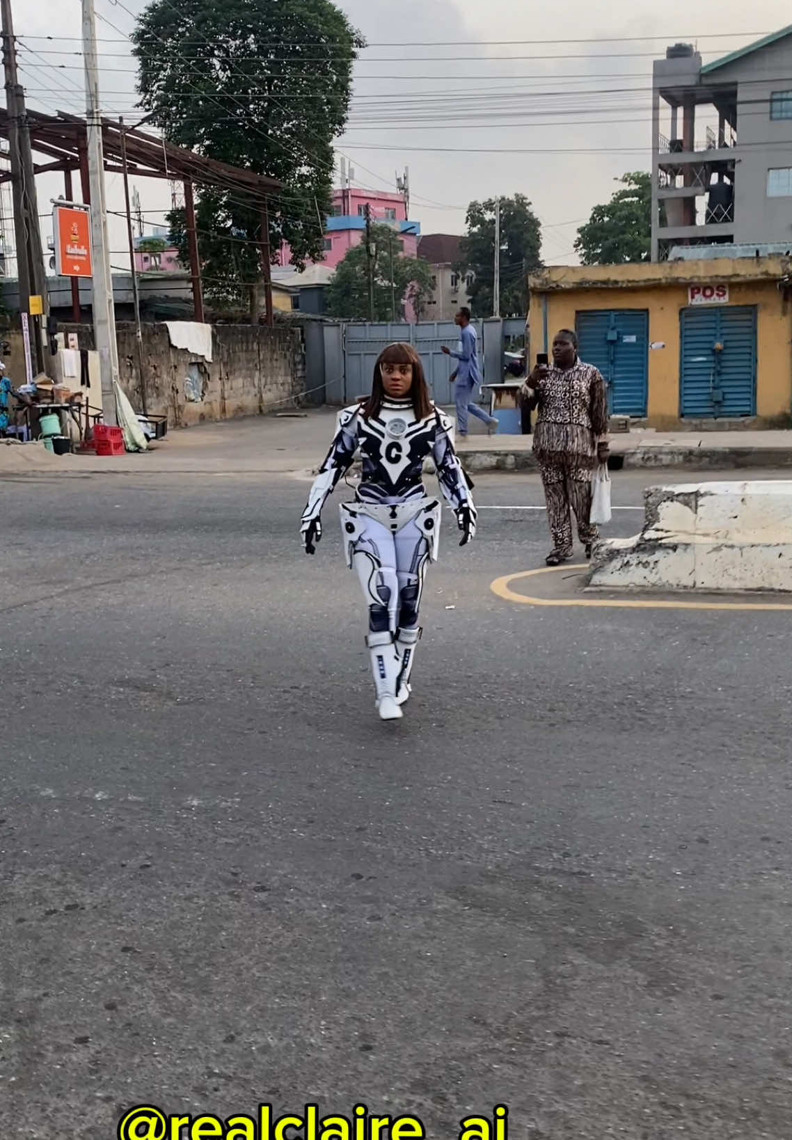 Claire Ai can cross the road  #claireai #robotic #fyp #fypp #fyppp #ai #artificialintelligence #robot 