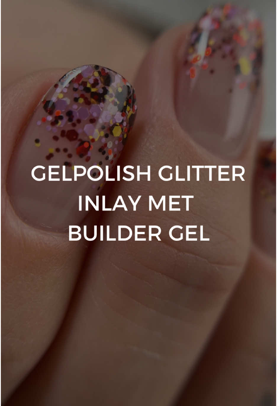 Kan je met gelpolish glitter een inlay maken? JAZEKER! Het werkt makkelijk en snel • Ik werk hier op een al voorbereide nagel •  Gebruikte producten 𝗖𝗜𝗡𝗭: - Gelpolish 077 - Builder gel clear - Top coat - Ombre penseel  - Gel oval 6 penseel - Handvijl 180/240 grit - Manicure borstel  🛍 Alle producten zijn te bestellen via 𝘄𝘄𝘄.𝗰𝗶𝗻𝘇-𝗽𝗿𝗼𝗱𝘂𝗰𝘁𝘀.𝗻𝗹  #cinzproducts #glitternails #nails #shortnails #howtodo #nailtutorial #tutorial #naildesign #nailart #nailinspo #voorjou #foryou 