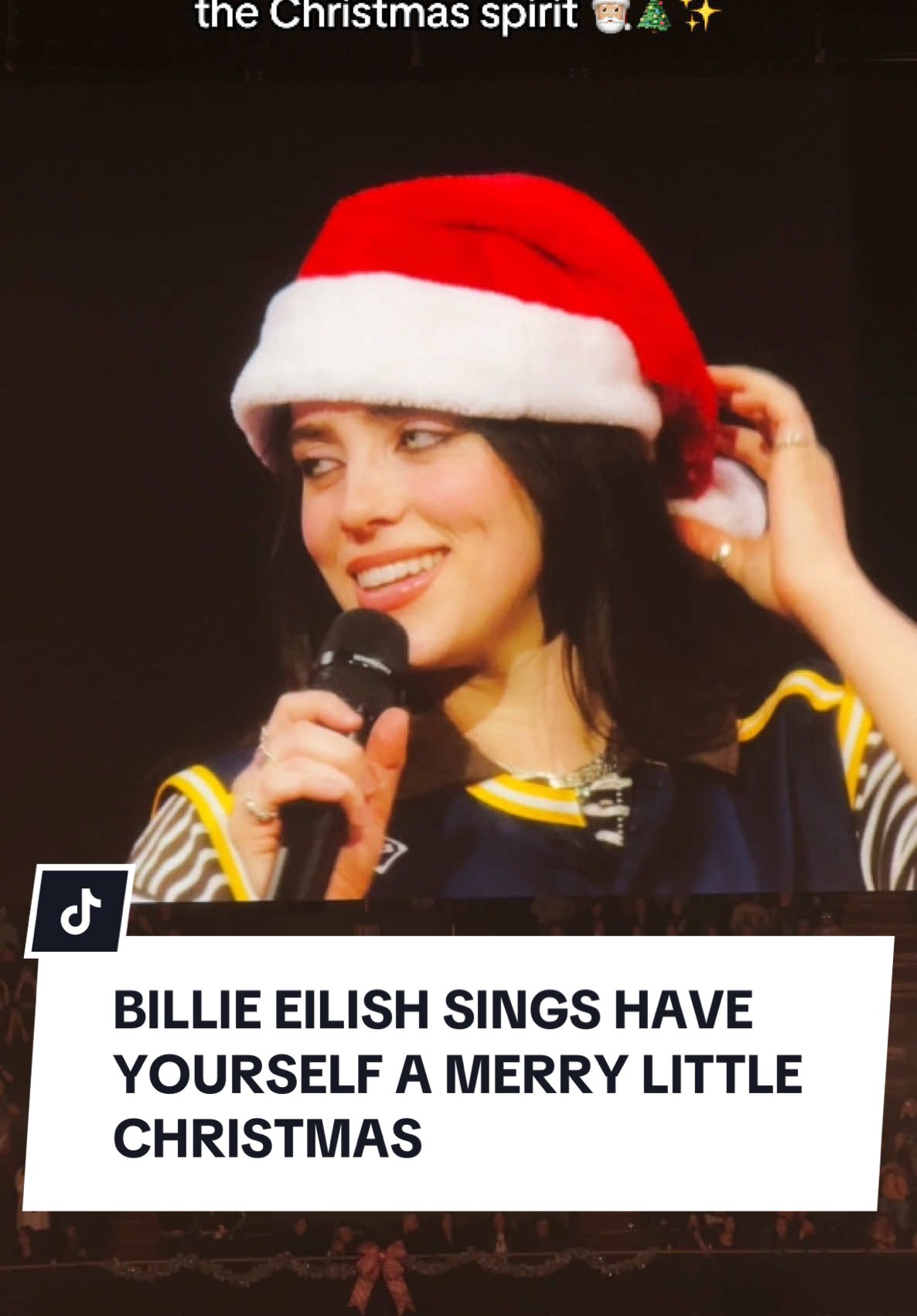 Billie sang a Christmas song at the show tonight #billieeilish #christmas 