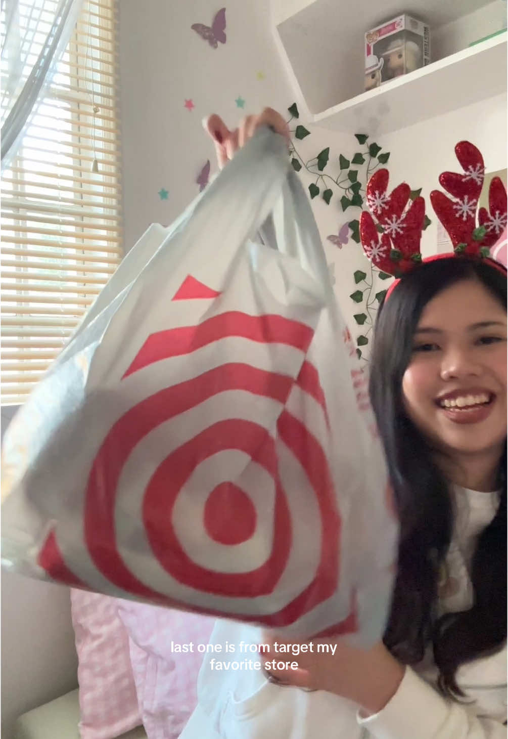 long overdue post but better late than never ! lol pls dont mind the ugly lighting, really had to get this vid done immediately 🥲  atleast im killin it w/ my reindeer headband 🤣 jk ill do better next time 😬 #blackfriday #blackfridayhaul #sephora #brandymelville #target #toofaced #shopping #christmas #clothinghaul #haul #makeup #glossier #pink  