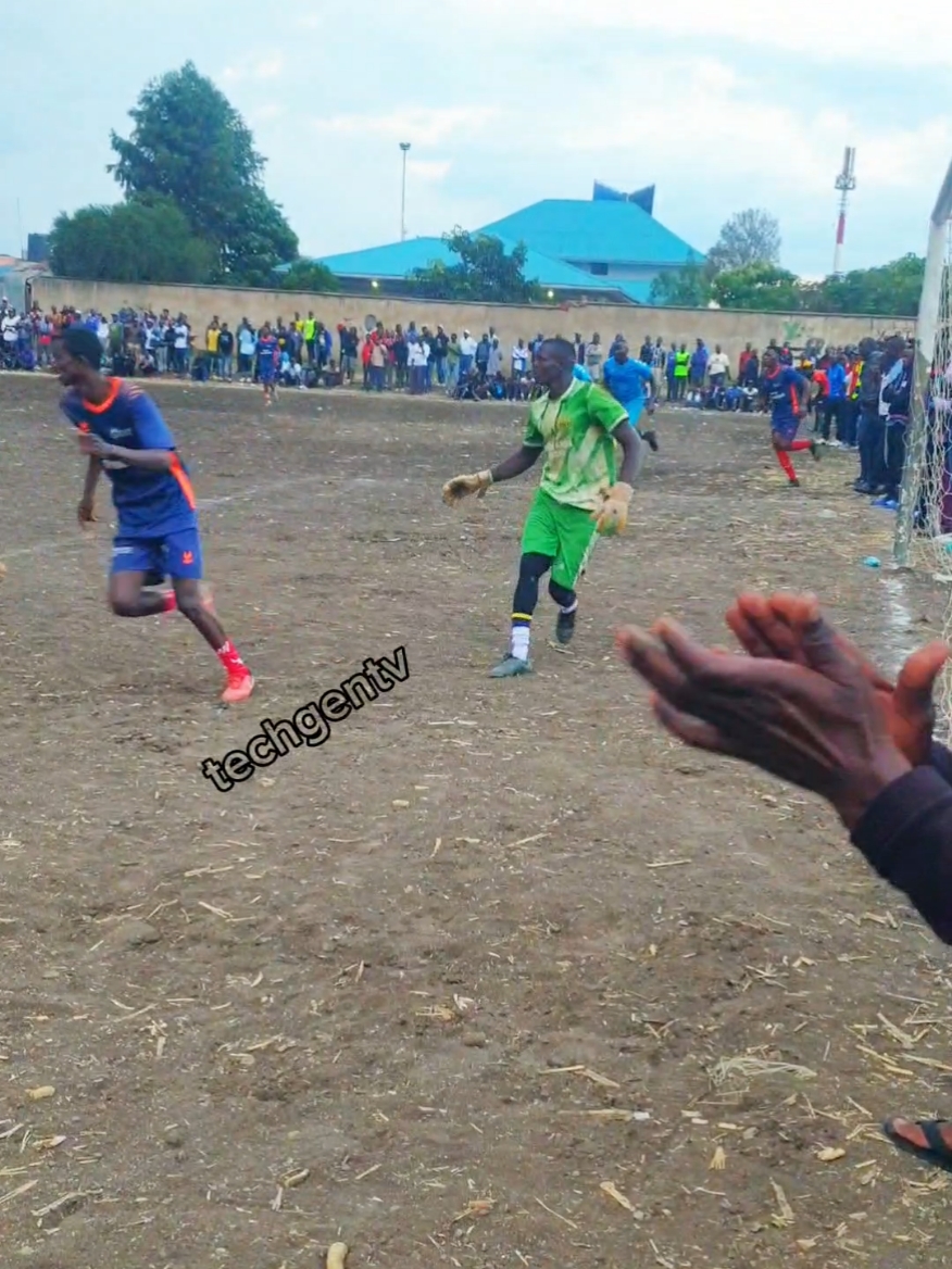 Grassroot Football vibes innit 👌♥  #2024 #holareels #techgentv #homeofgrassroottalent #whereitbegins #WeAreBecauseYouAre #FootballKE #levelupafrica #africacreatorhub #footballtiktok #football #footballedit #footballskills #footballvideos #kitengela #kitengelatiktok #kajiado #arbantone #fanbase #commentary #trendingvideo #foryou #fyp #matchday #leaguematch #matchhighlights #1v1 #mavoko #athiriver #goalkeeper #kitui #kituitiktokers #kituicounty 