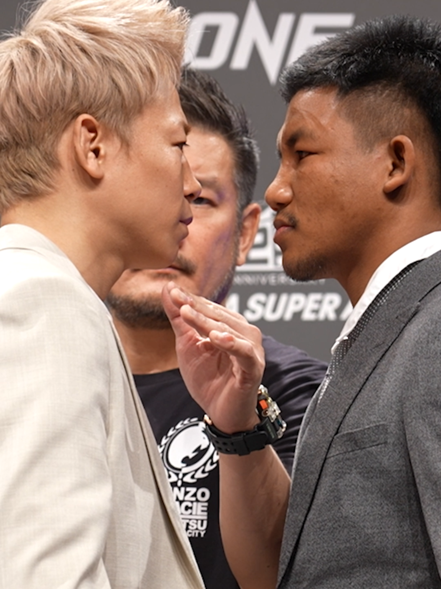 Legacies on the line 🔥🥊 Takeru and Rodtang face off at the official ONE 172 Press Conference ahead of their flyweight kickboxing super-fight in Japan on March 23 🇯🇵 Who you got? @rodttang @takeru.k1  #ONE172 | Sunday March 23 2025 More info 👉 Link in bio