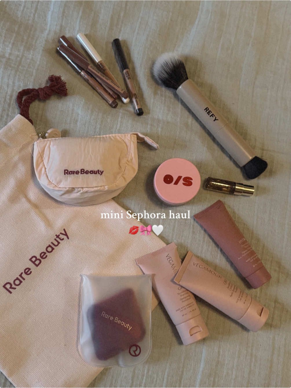 Refy brush was an immediate return 😩 #sephora #sephorahaul #sephorasale #makeuphaul #minisephorahaul #rarebeauty #refybeauty #meritbeauty #makeupforever 