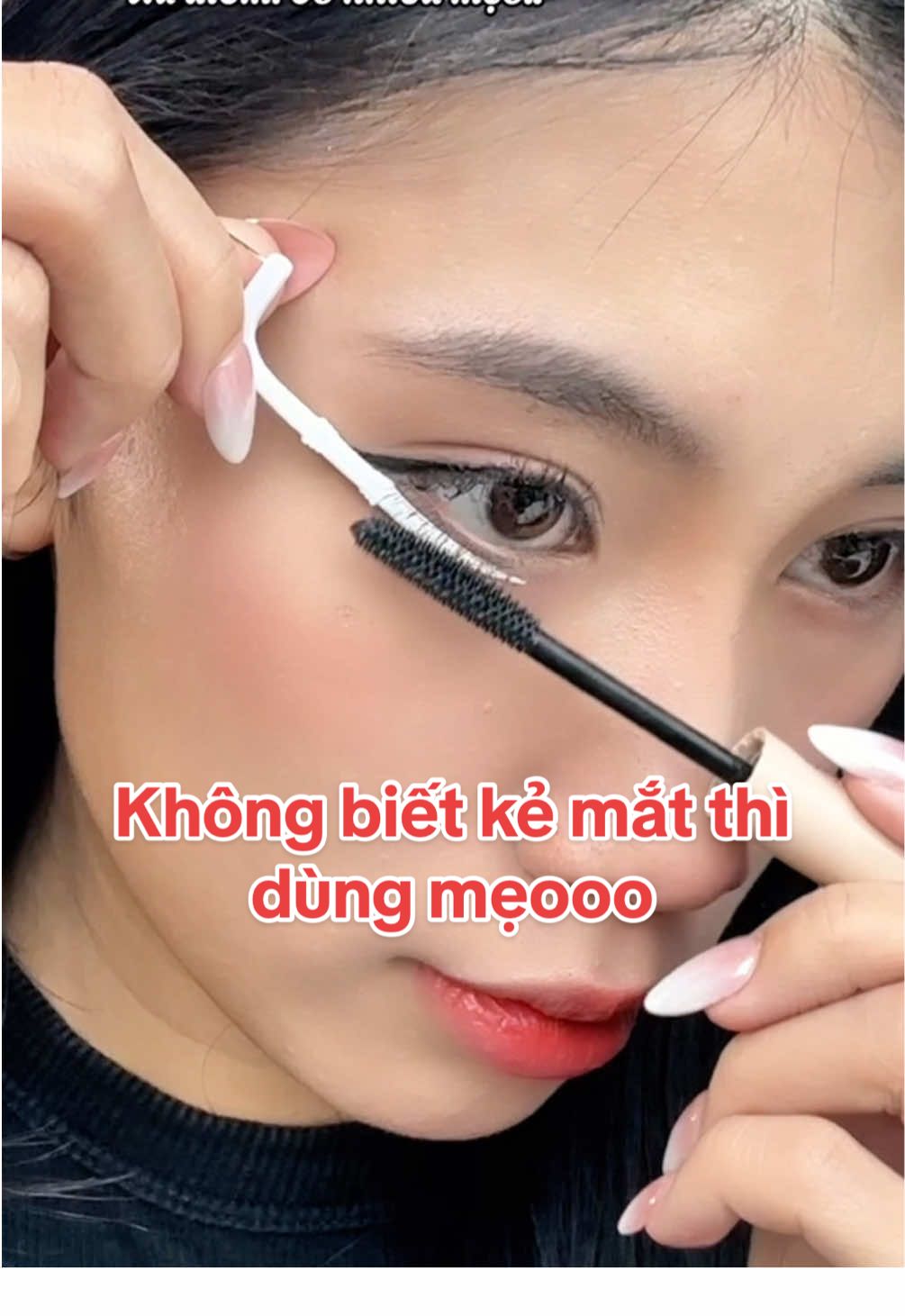 Có 1 cây tăm thôi đó 🥰😌 #makeuptips #kematkhongtroi #meokemat #tipskemat 