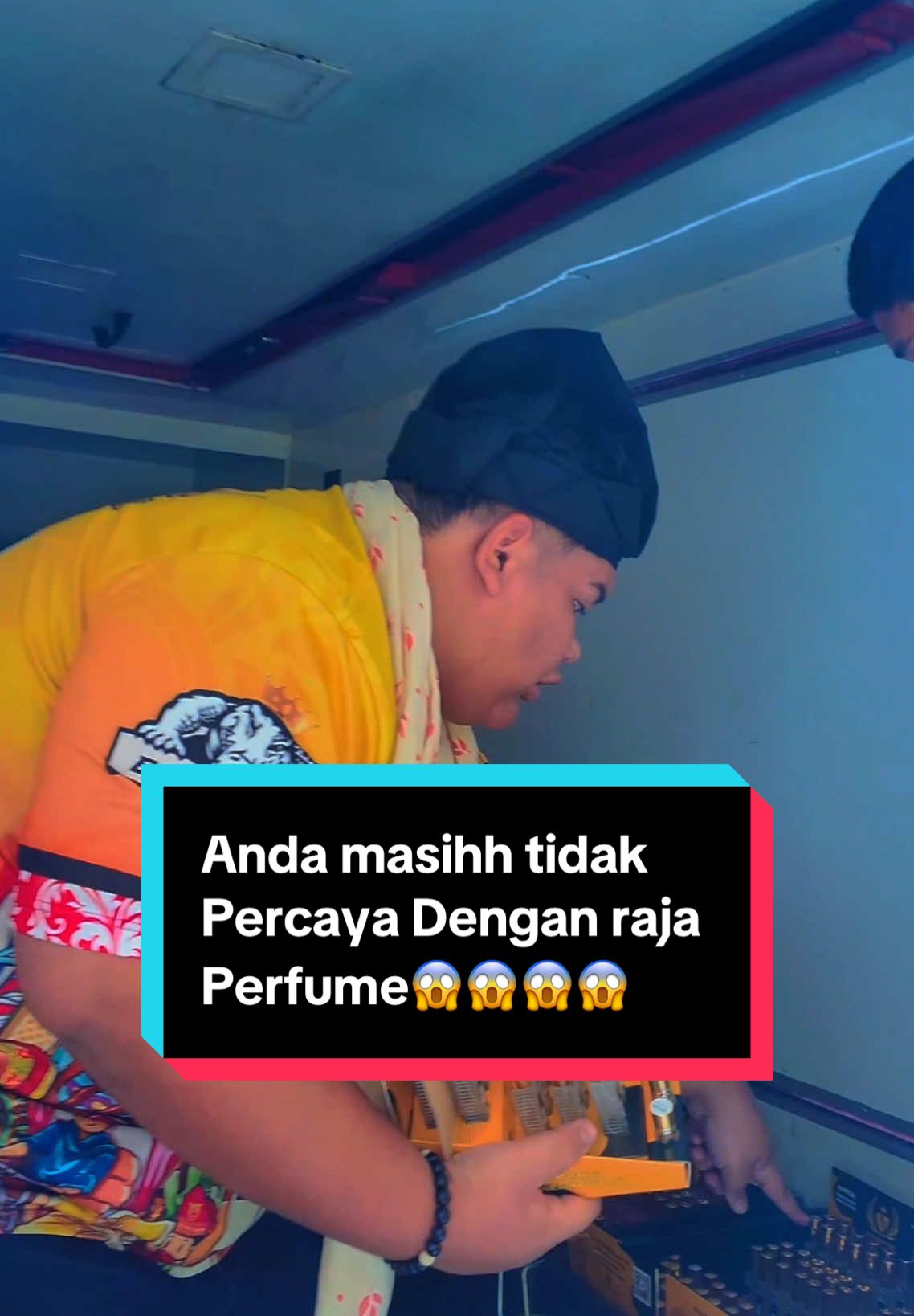 Sebelum korang jadi ejen Raja Perfume korang mesti nak cuba dulukan macamana jadi korang tekan saja beg kuning barang sampai baru bayarr #rajaperfumemalaysia #salamdaribob3demensi #gankrpm #fypシ゚ 