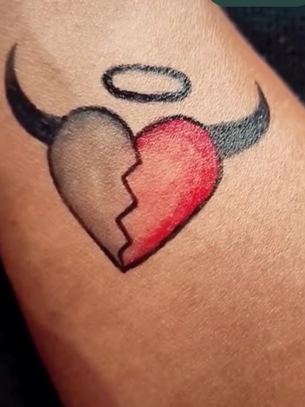 Broken# heart# tattoos# design  #_._._.__art _tattoo _artist _viral _#tik_tok #_ #trend #_trending #Temporary #art #temporary #tik_tok 