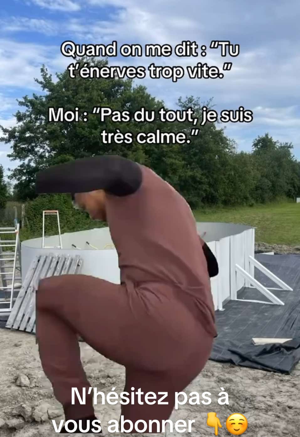 Moi ? Calme comme une mer agitée 🌪️😂 #NoStress #JustCalm #Humour #Calme #Énervé #FYP #PourToi #TikTokMeme #Mood #Skit