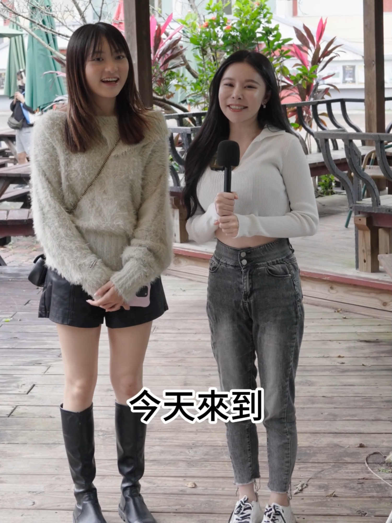 挑戰用腳開瓶蓋 #正妹 #美女 #美足 #美腳 #美腿 #街訪 #街頭挑戰 #挑戰 #shorts #foot #sole