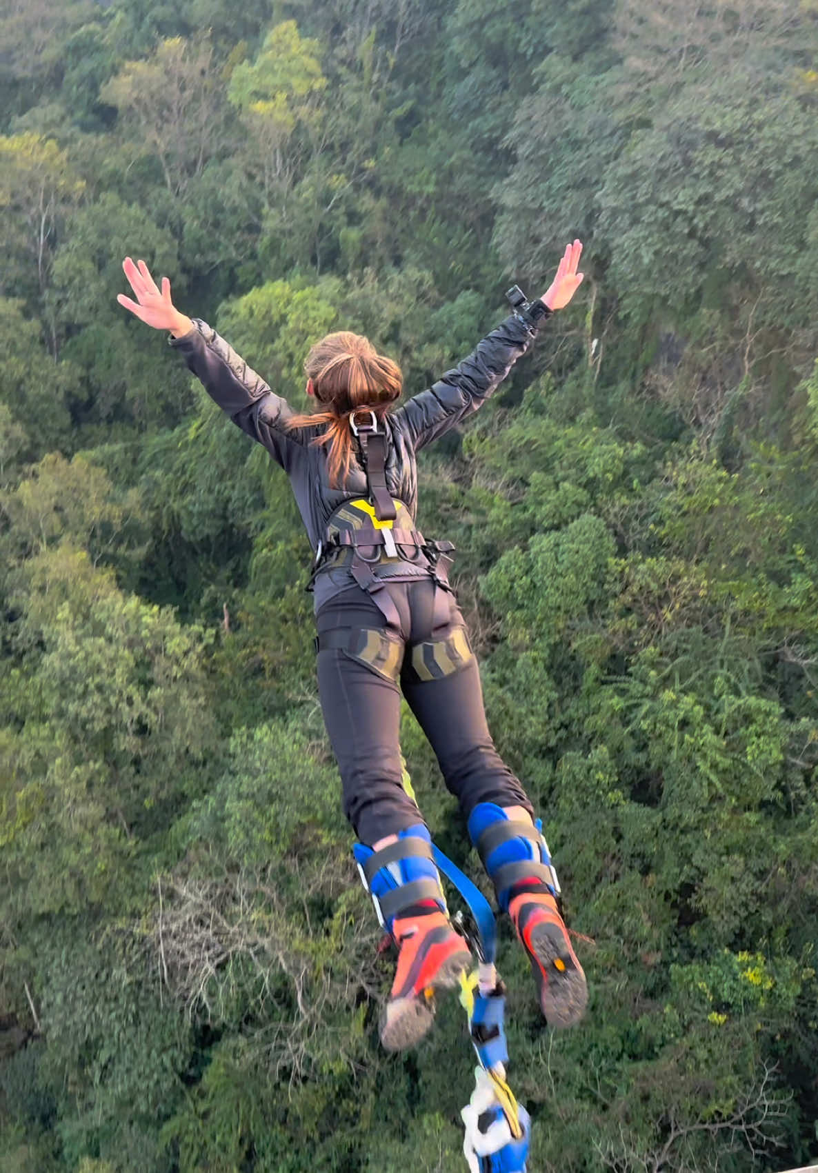 🤍🔥❤️#gobungynepal #gobungyfamily #bungeejump #BUNGY #fyp #pokharanepal #adventure #advanturetime #goviral #bucketlist #adventurewithlove #couplebungeejumping #mentionyourlove❤️💍 #gobungynepalpokhara #couple #tendambungee #pokhara 