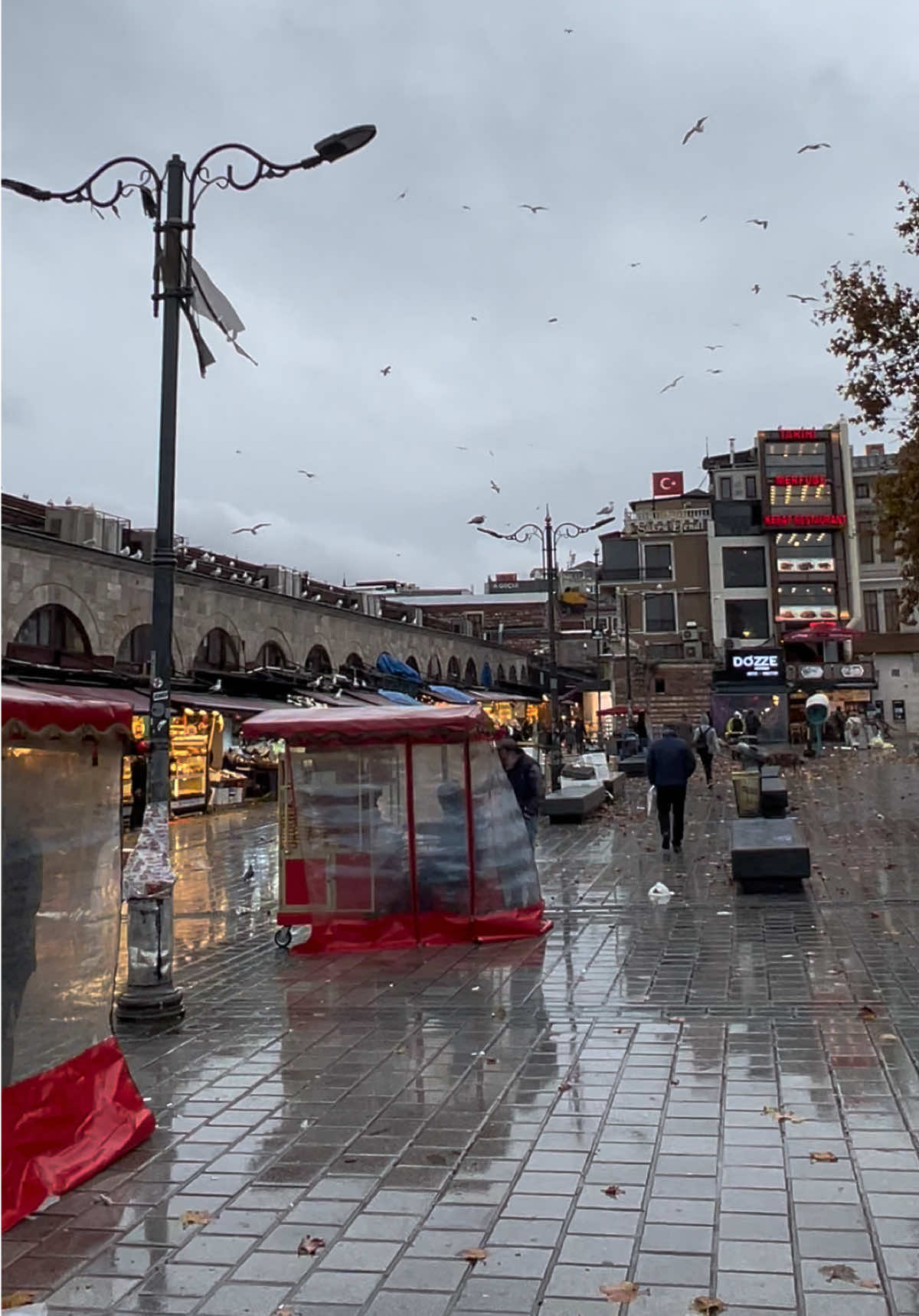 من أشهر ميناء في #اسطنبول #istanbul  ميناء #eminönü 